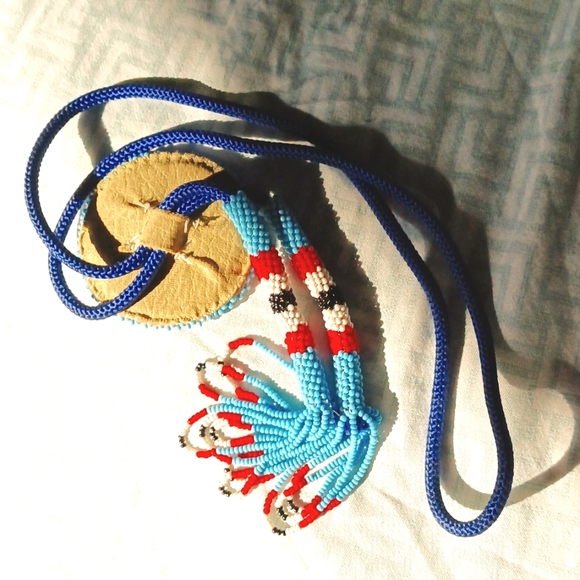 Vintage breaded bolo tie - Picture 2 of 4